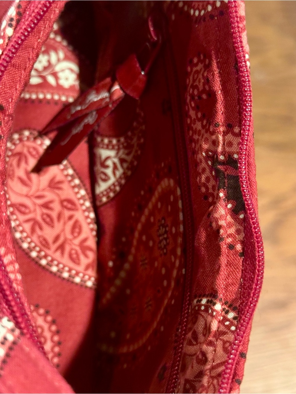 New - Quilted Red Paisley Shoulder Bag - Picture 3 of 7